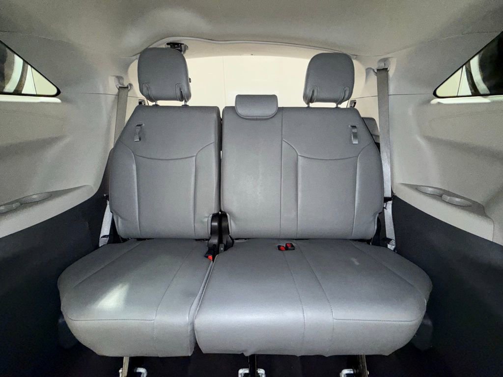Certified 2024 Toyota Sienna XLE image 23