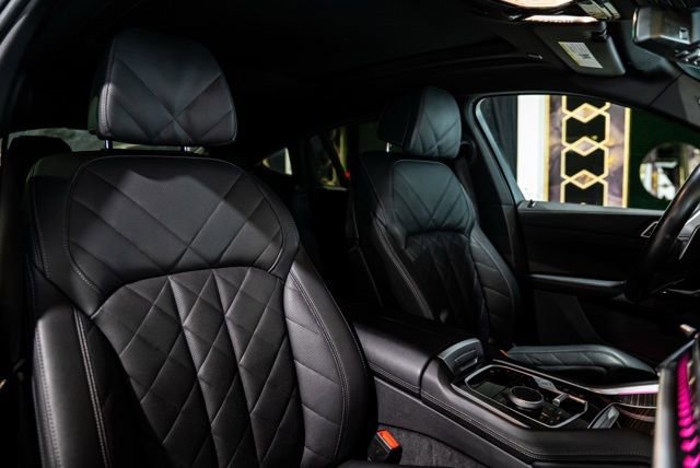 Used 2025 BMW X6 xDrive40i image 12