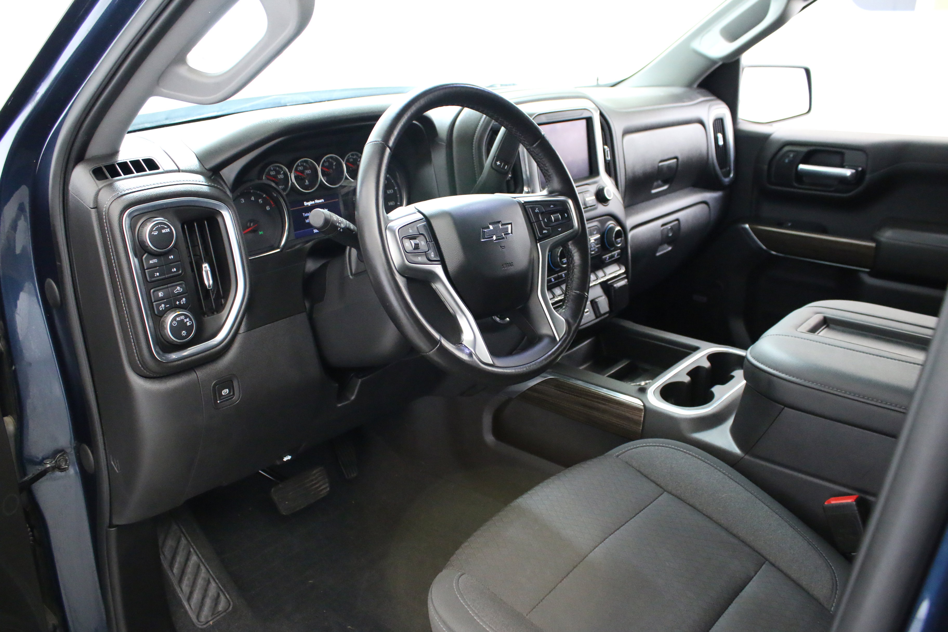 Used 2020 Chevrolet Silverado 1500 RST image 23