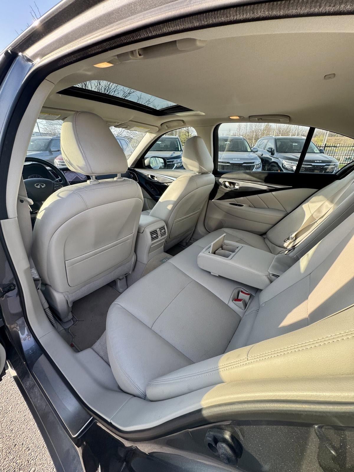 Used 2016 INFINITI Q50 Premium w/ Driver Assistance Package image 11