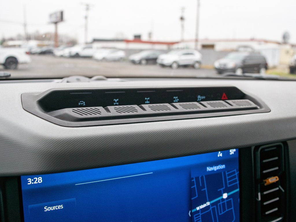 Used 2023 Ford Bronco Badlands image 26