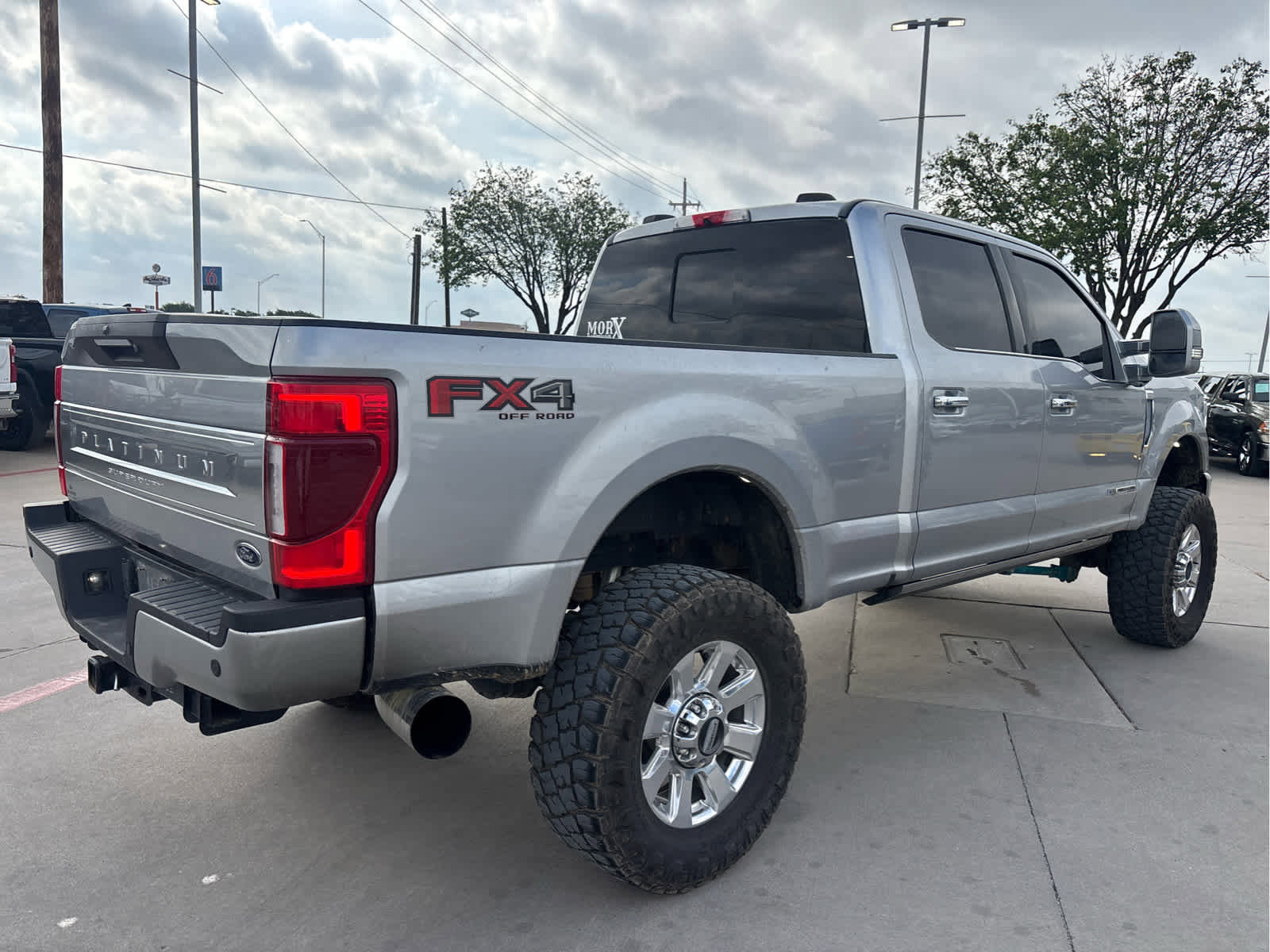Used 2022 Ford F250 Platinum w/ FX4 Off-Road Package image 3
