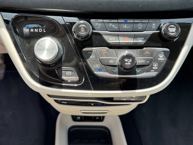 Used 2020 Chrysler Pacifica Touring-L Plus FWD image 20