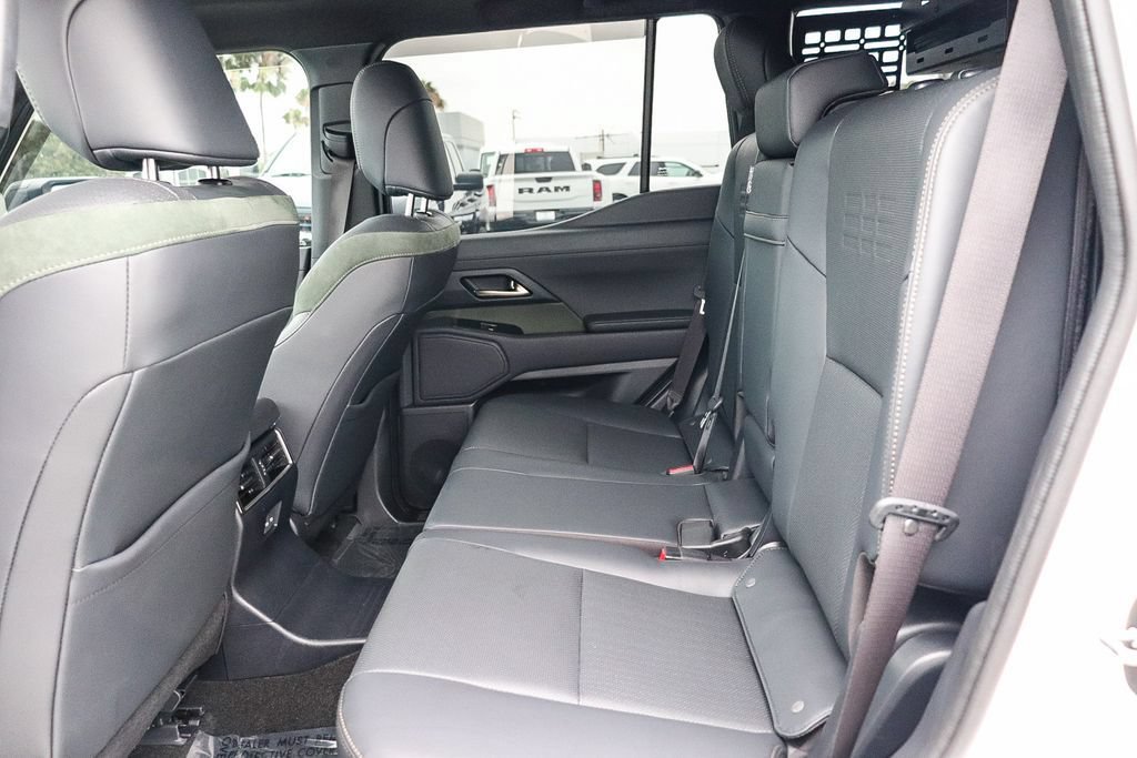 Used 2025 Lexus GX 550 AWD/4WD image 23
