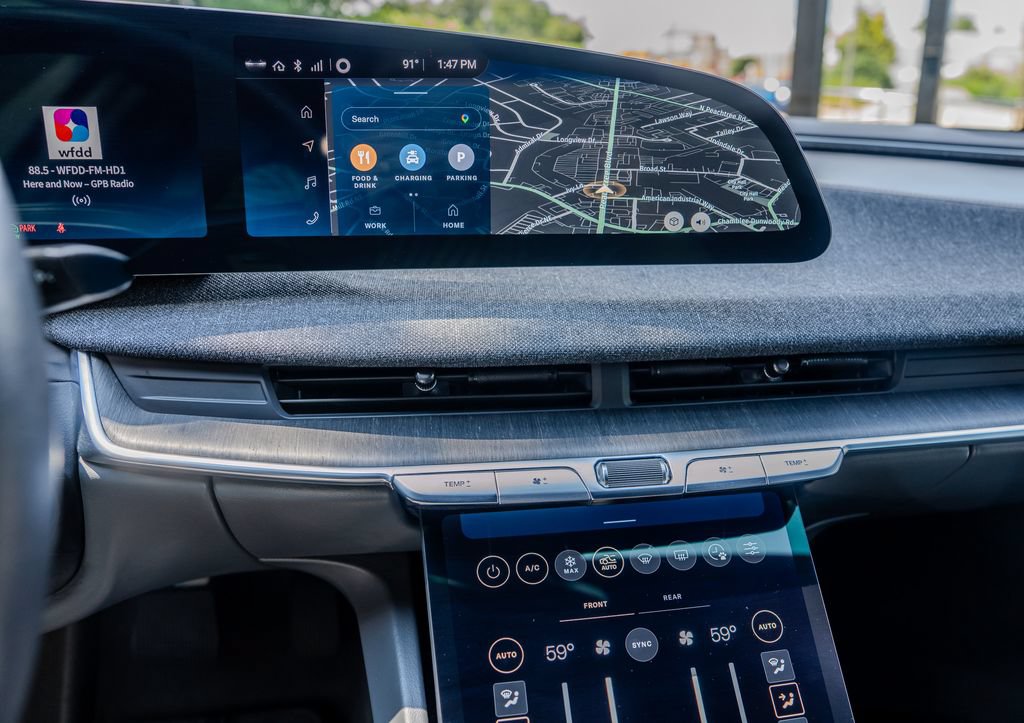 Used 2024 Lucid Air Pure RWD image 10