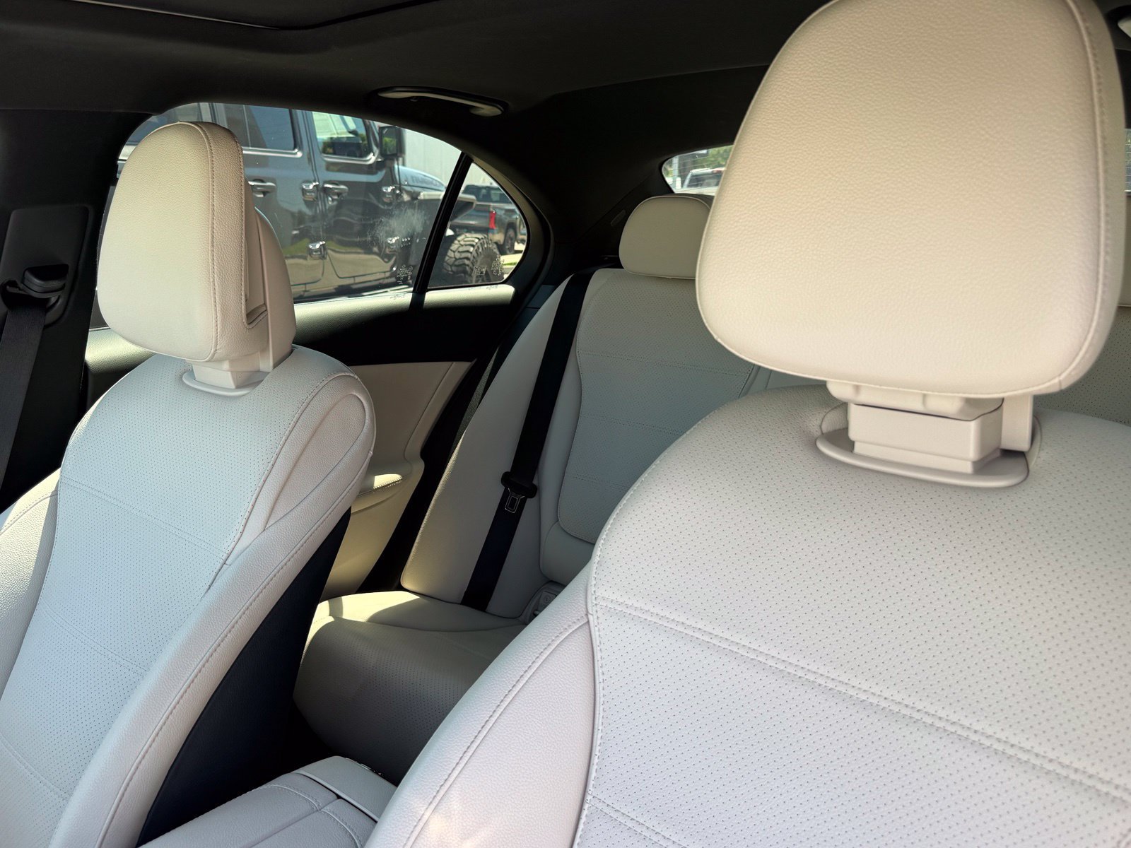 Used 2024 Mercedes-Benz C 300 Sedan image 27
