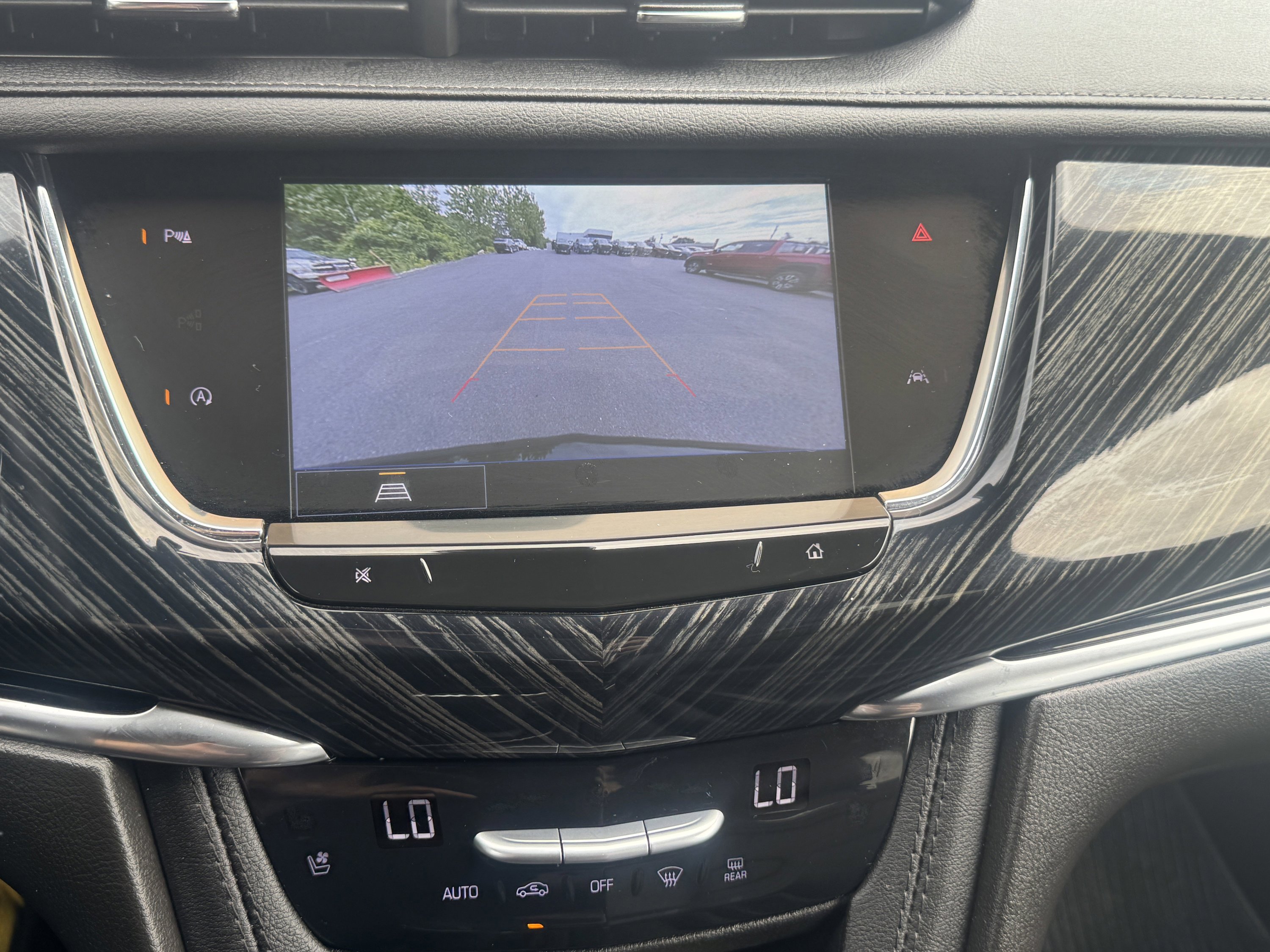 Used 2023 Cadillac XT6 Premium Luxury image 14