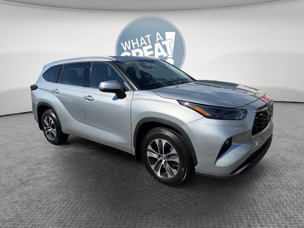 Used 2022 Toyota Highlander XLE