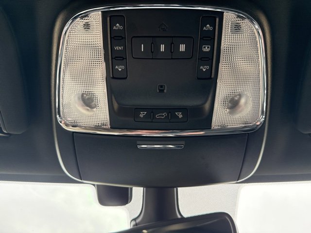 Used 2019 Jeep Grand Cherokee Overland image 28