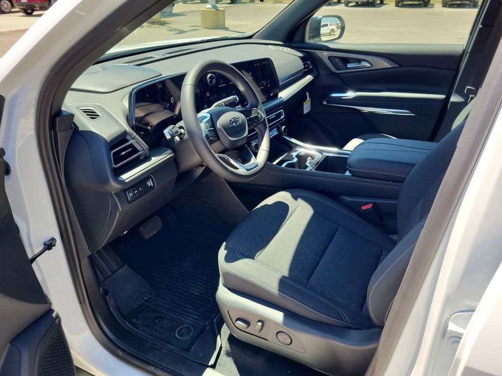 New 2026 Chevrolet Traverse LT w/ Midnight/Sport Edition FWD image 13