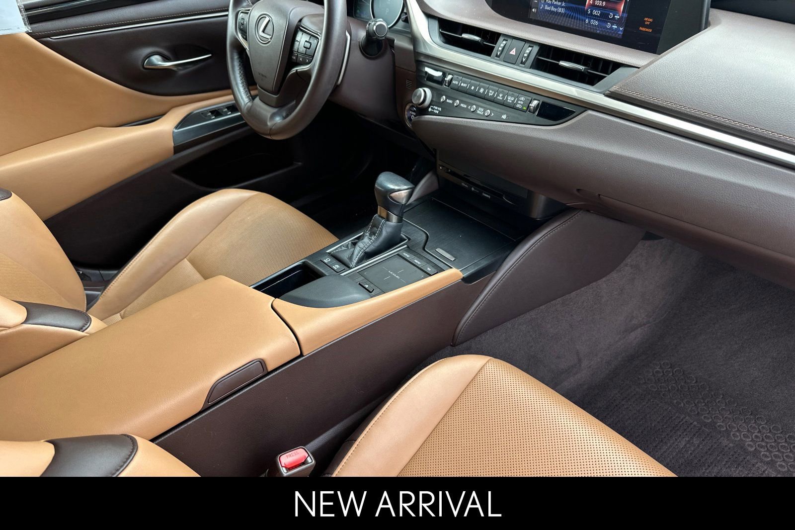 Certified 2021 Lexus ES 300h image 18