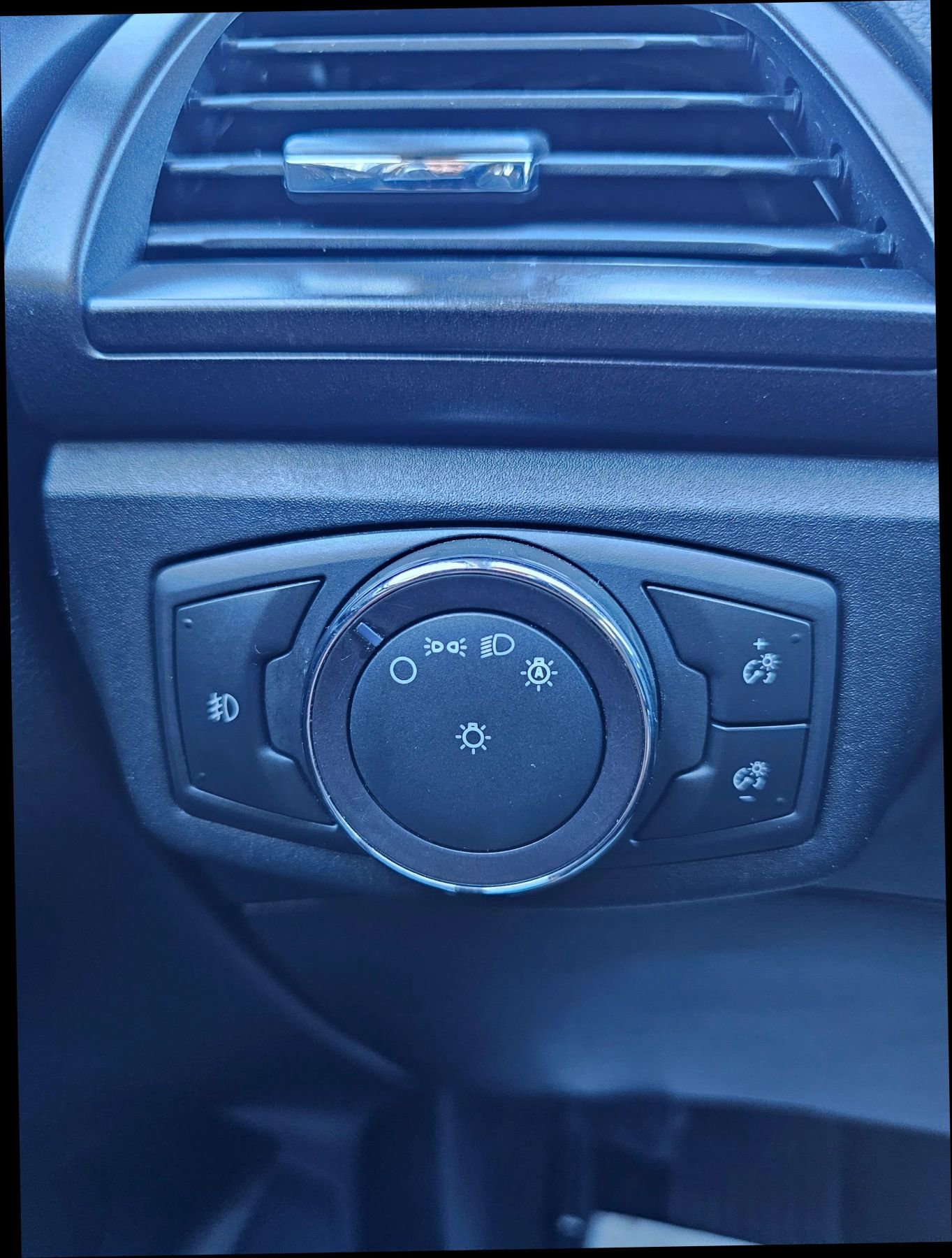 Used 2020 Ford Fusion Titanium image 20