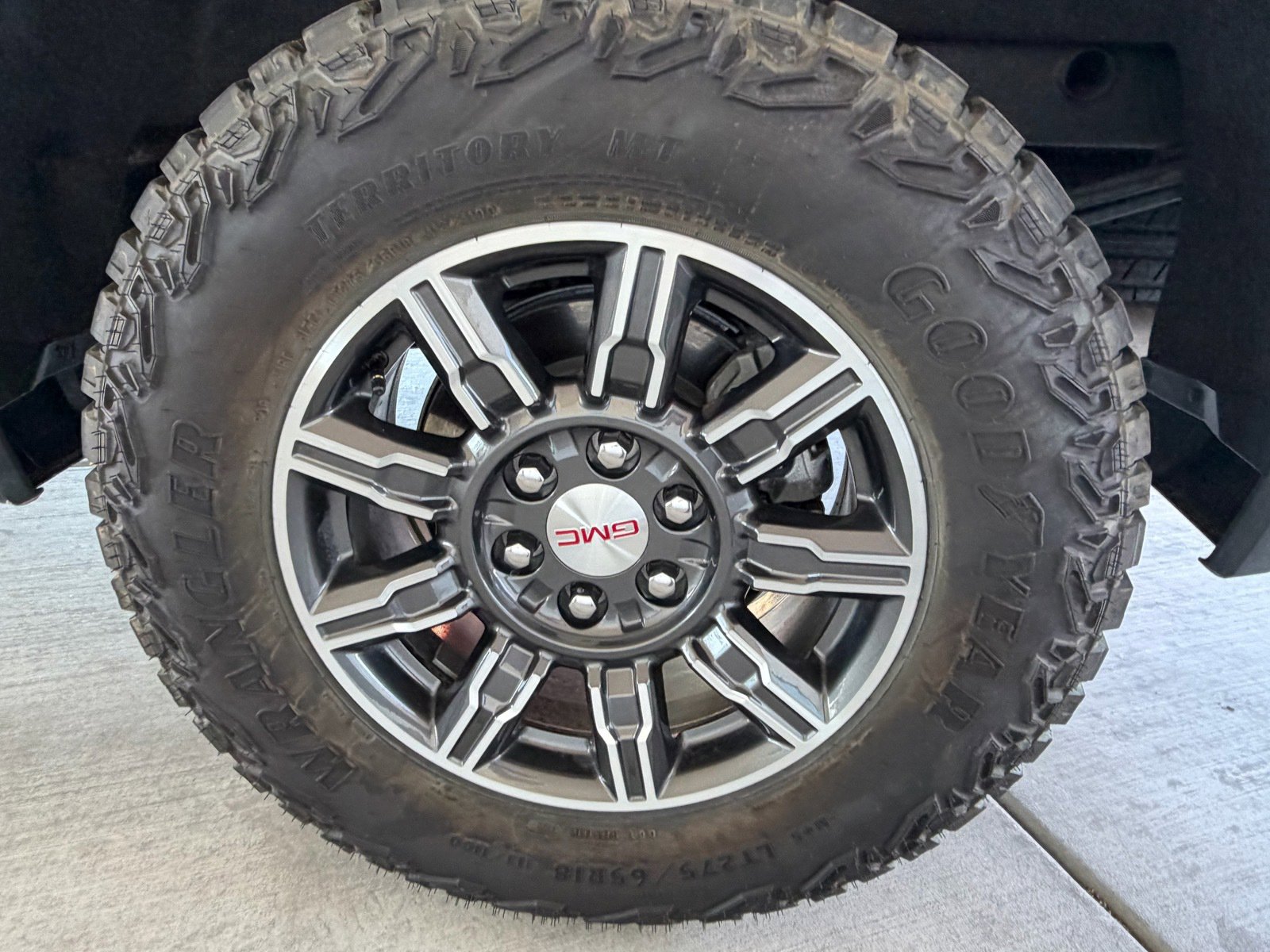 Used 2025 GMC Sierra 1500 AT4 image 33