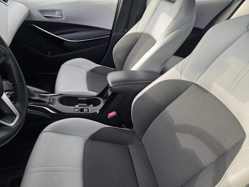 Used 2025 Toyota Corolla XSE FWD image 22