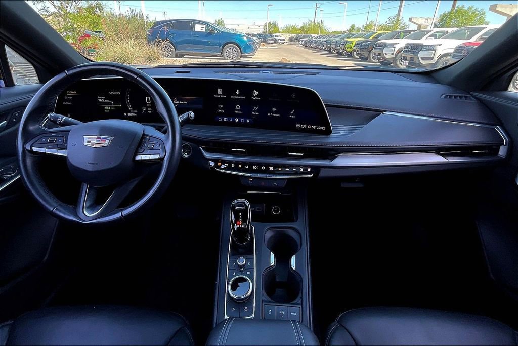 Used 2025 Cadillac XT4 Premium Luxury image 15