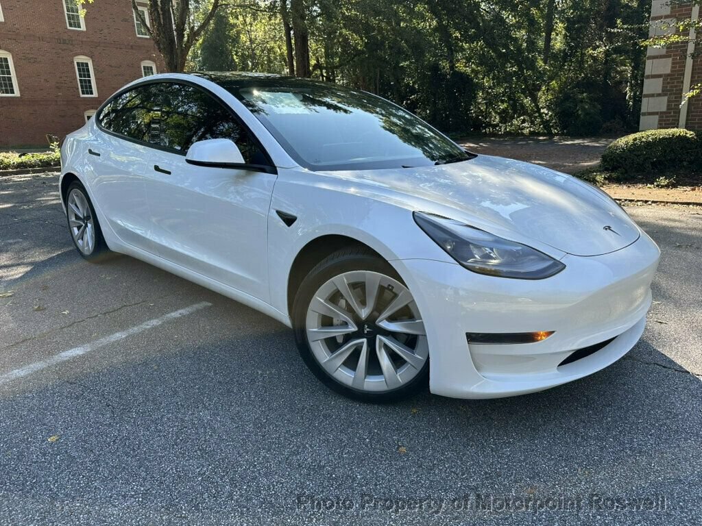 Used 2023 Tesla Model 3 Standard Range RWD image 2