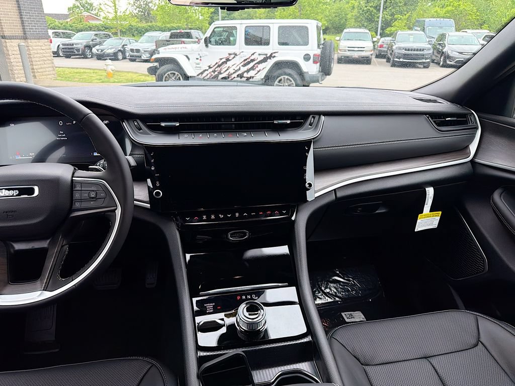 New 2026 Jeep Grand Cherokee L Limited AWD/4WD image 19