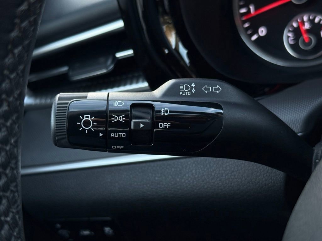 Used 2023 Kia K5 GT-Line image 29