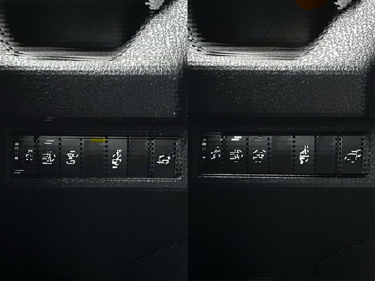 Used 2023 Toyota RAV4 XLE Premium image 20