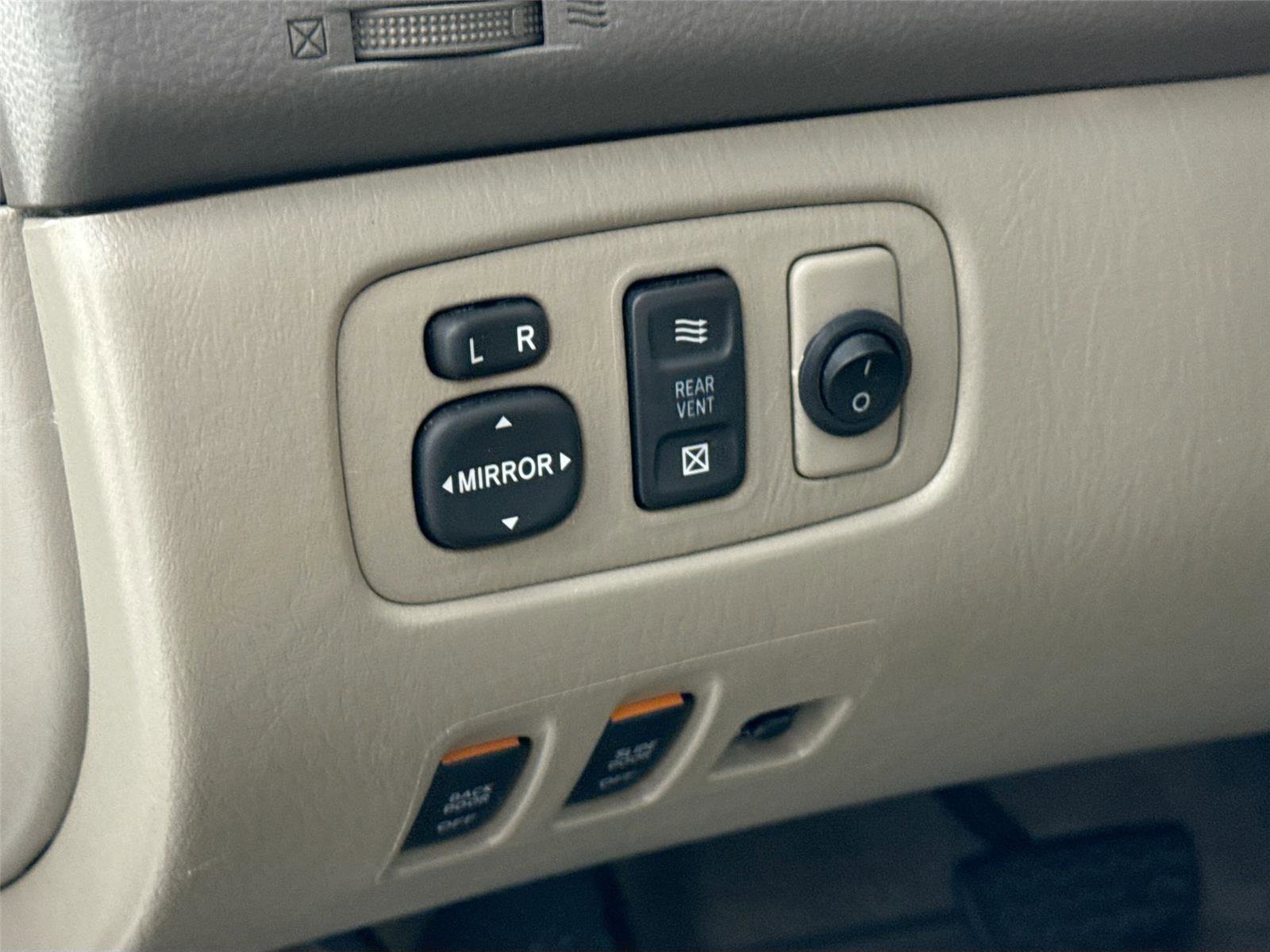 Used 2008 Toyota Sienna XLE image 16