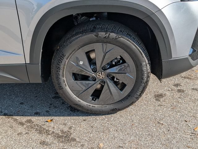 New 2026 Volkswagen Taos S FWD image 9