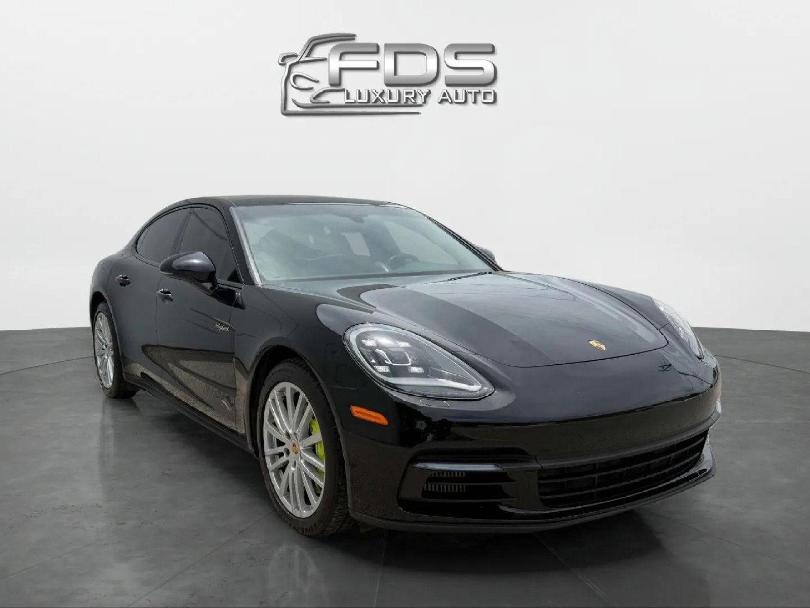 Used 2018 Porsche Panamera 4 image 2