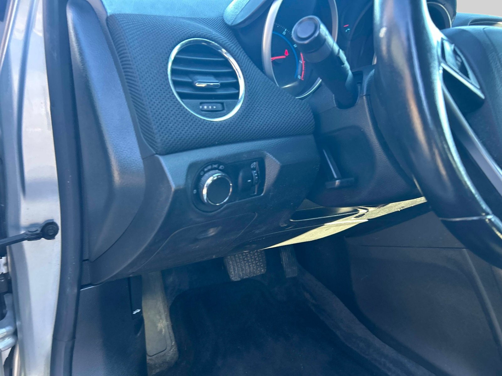 Used 2013 Chevrolet Cruze LT image 18