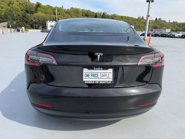 Used 2023 Tesla Model 3 Standard Range image 4