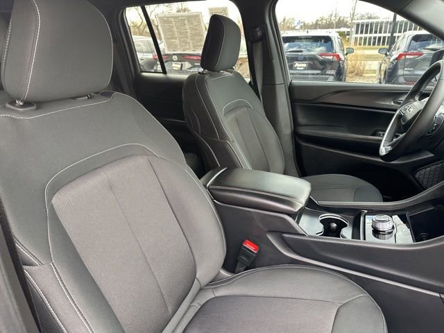 Used 2024 Jeep Grand Cherokee Laredo w/ Trailer Tow Package image 13