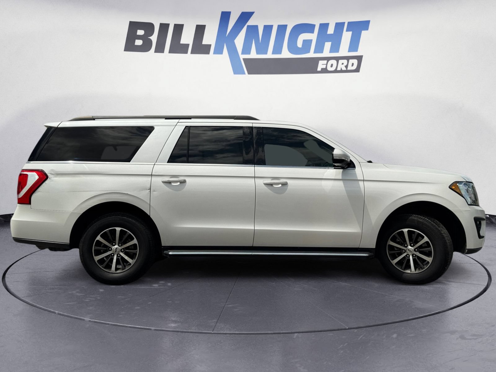 Used 2019 Ford Expedition Max XLT w/ Equipment Group 202A AWD/4WD image 6