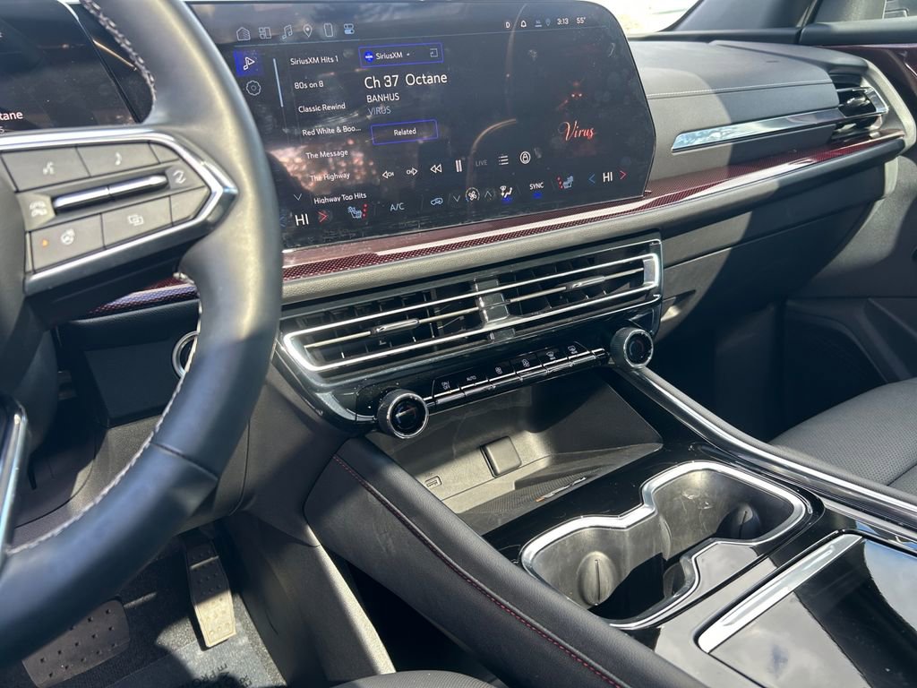 Used 2025 Chevrolet Traverse Z71 image 20