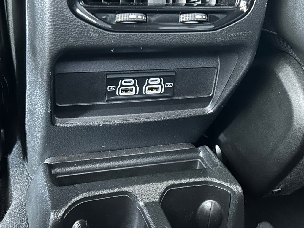 Used 2025 Jeep Grand Cherokee L Laredo image 43