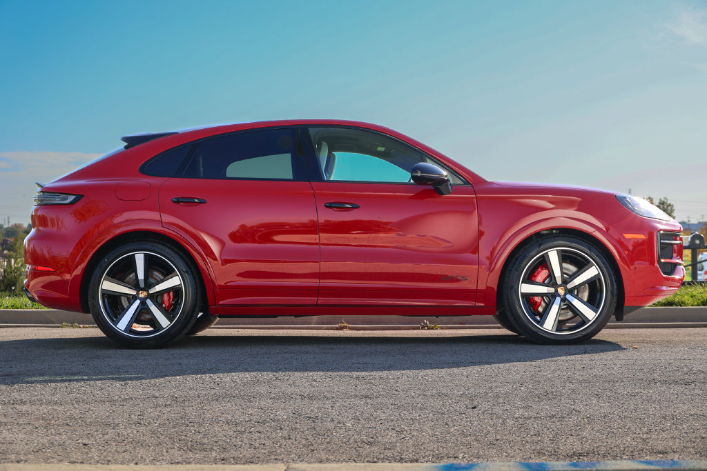 New 2026 Porsche Cayenne GTS AWD/4WD image 30