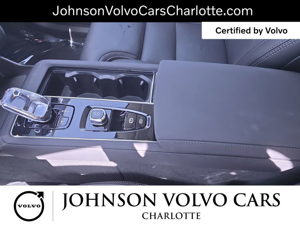 Certified 2025 Volvo XC90 T8 Ultra w/ Protection Package Premier AWD/4WD image 28