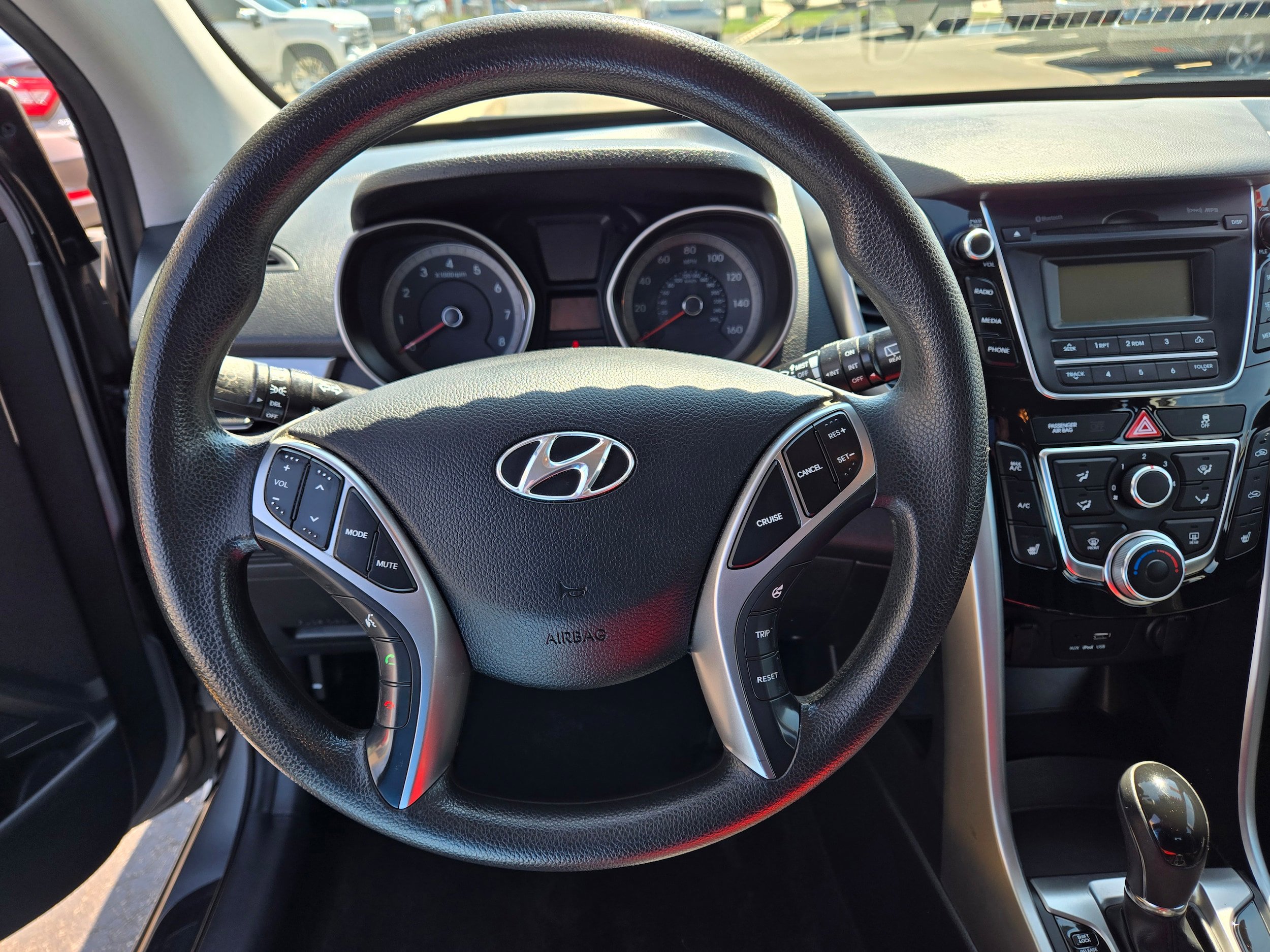 Used 2015 Hyundai Elantra GT FWD image 6