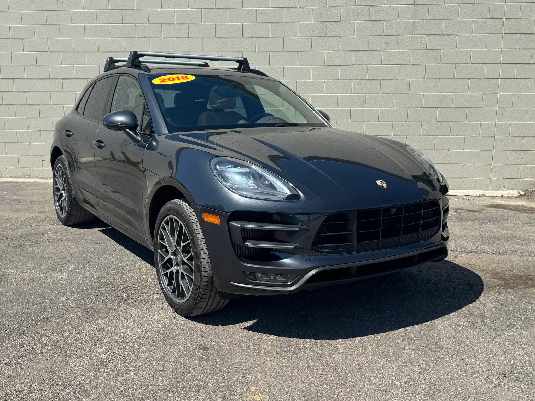 Used 2018 Porsche Macan Turbo AWD/4WD image 14