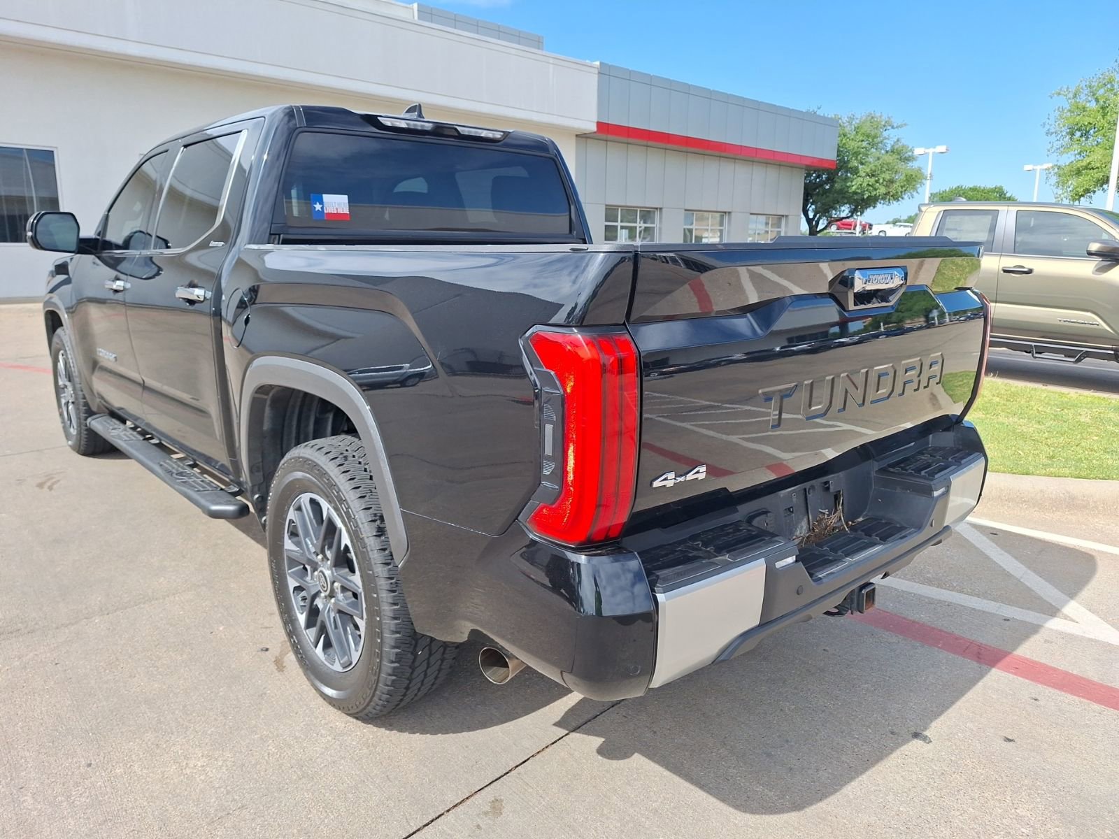 Used 2022 Toyota Tundra Limited AWD/4WD image 4