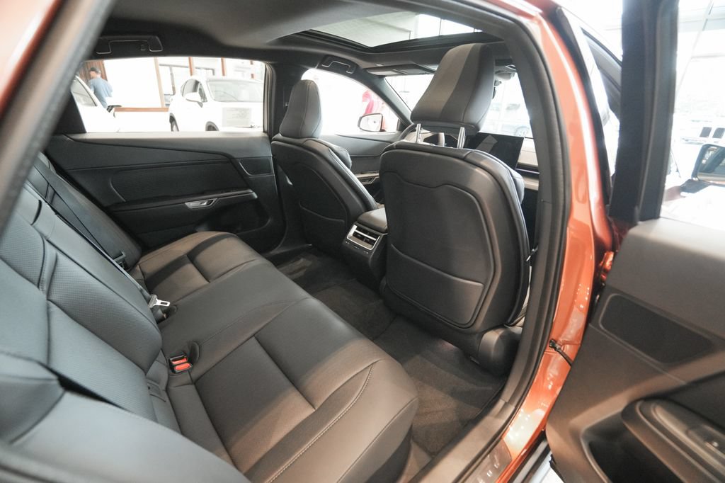 New 2026 Lexus ES 350e FWD image 13