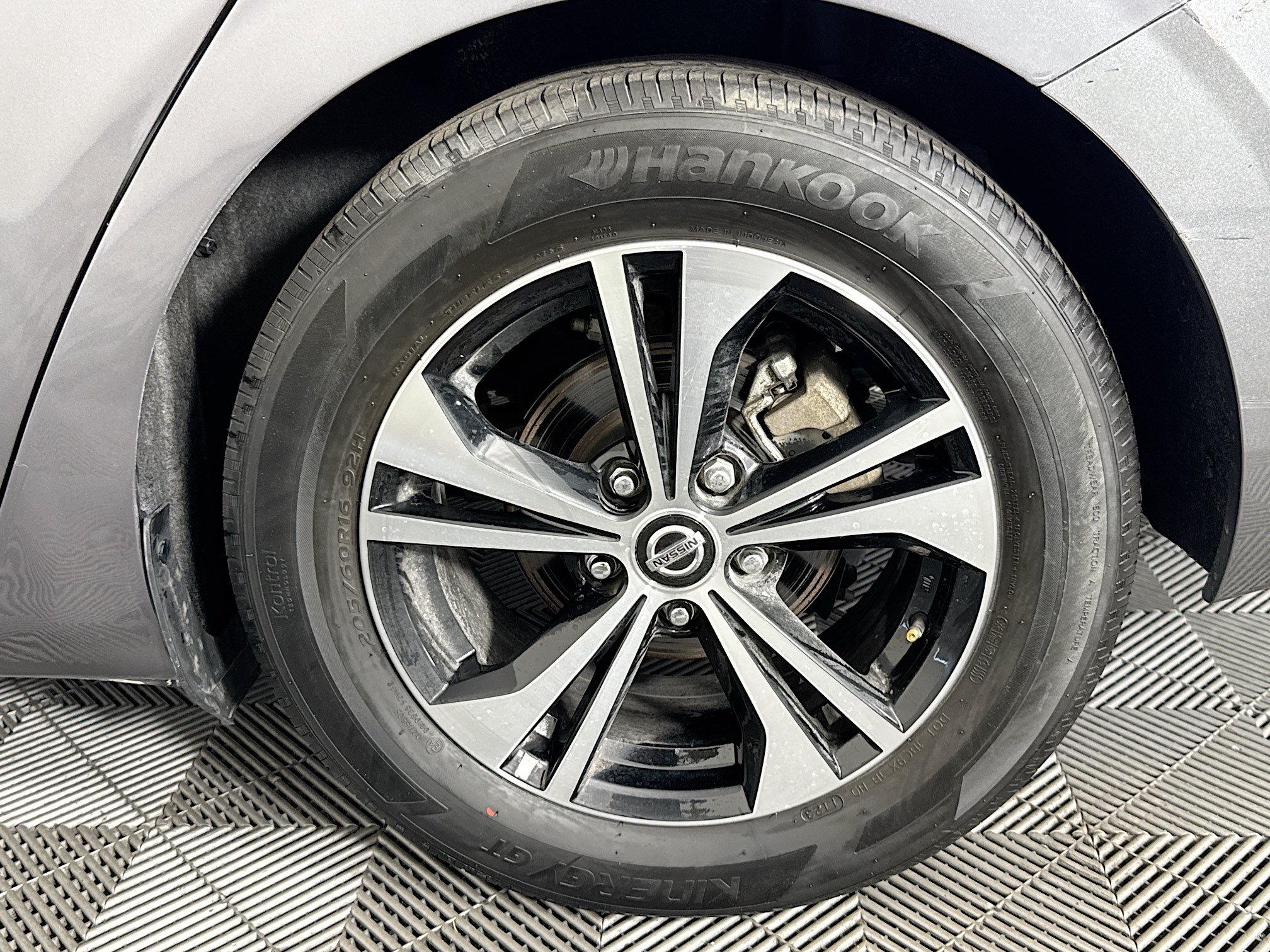 Used 2023 Nissan Sentra SV FWD image 35