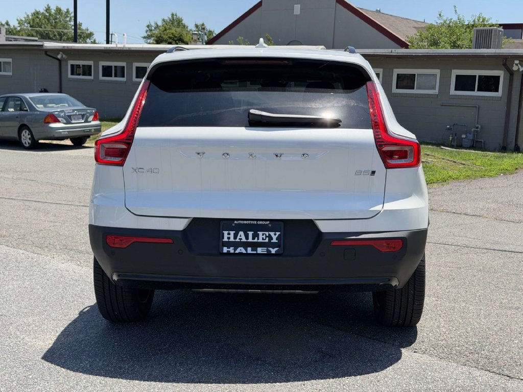 New 2026 Volvo XC40 B5 Plus w/ Protection Package Premier AWD/4WD image 20