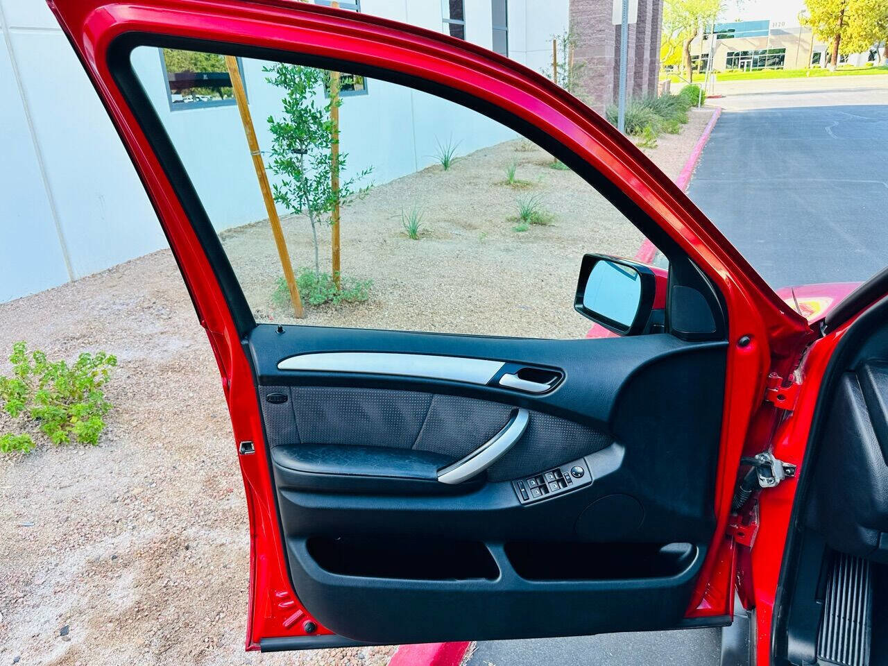 Used 2002 BMW X5 4.6is image 16