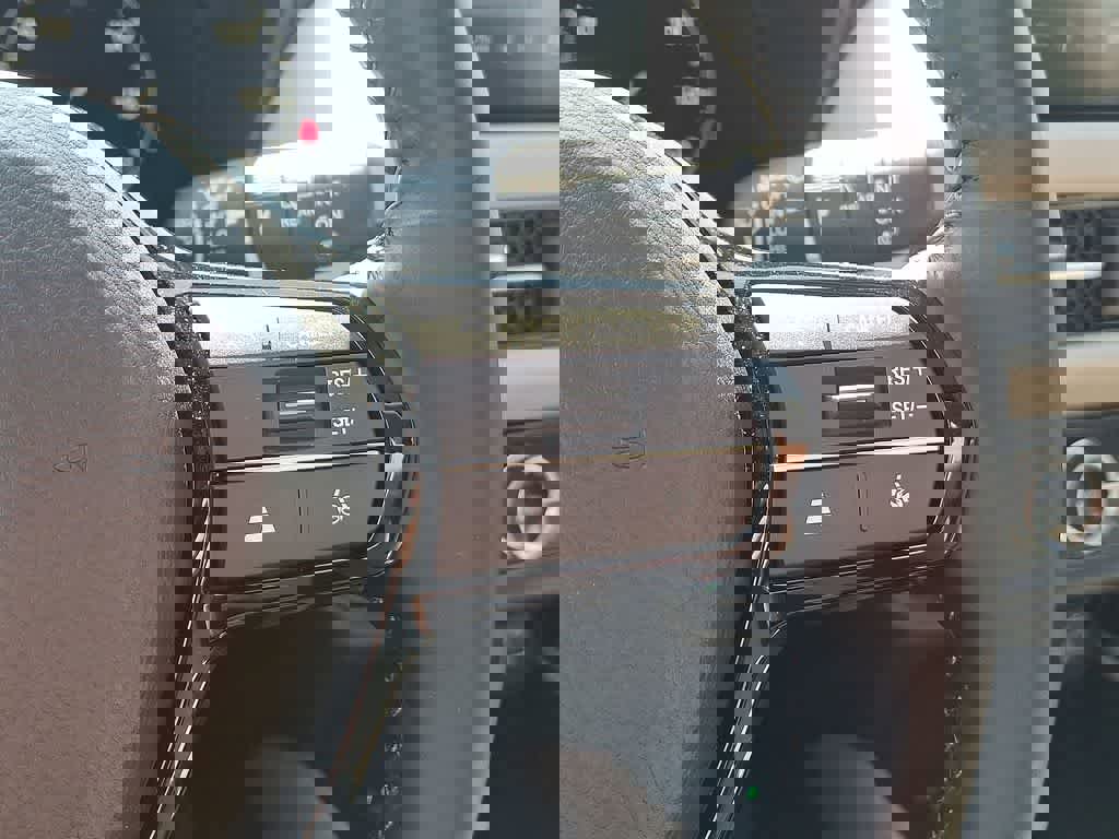 Certified 2025 Honda HR-V EX-L image 18