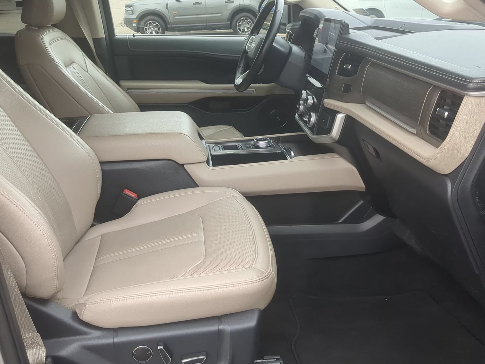 Certified 2024 Ford Expedition Limited RWD image 37