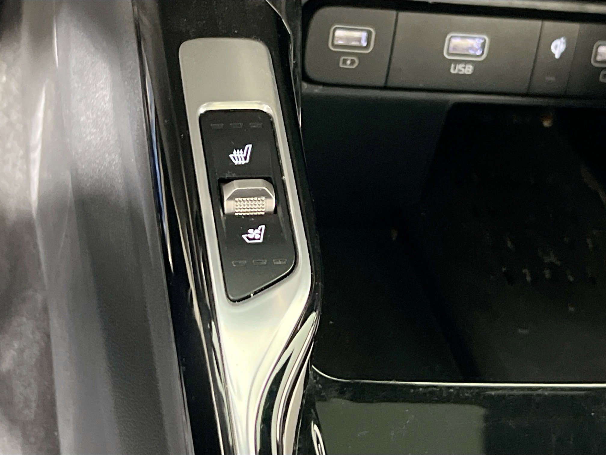 Used 2022 Kia Sorento SX Prestige w/ Panoramic Sunroof Package image 21