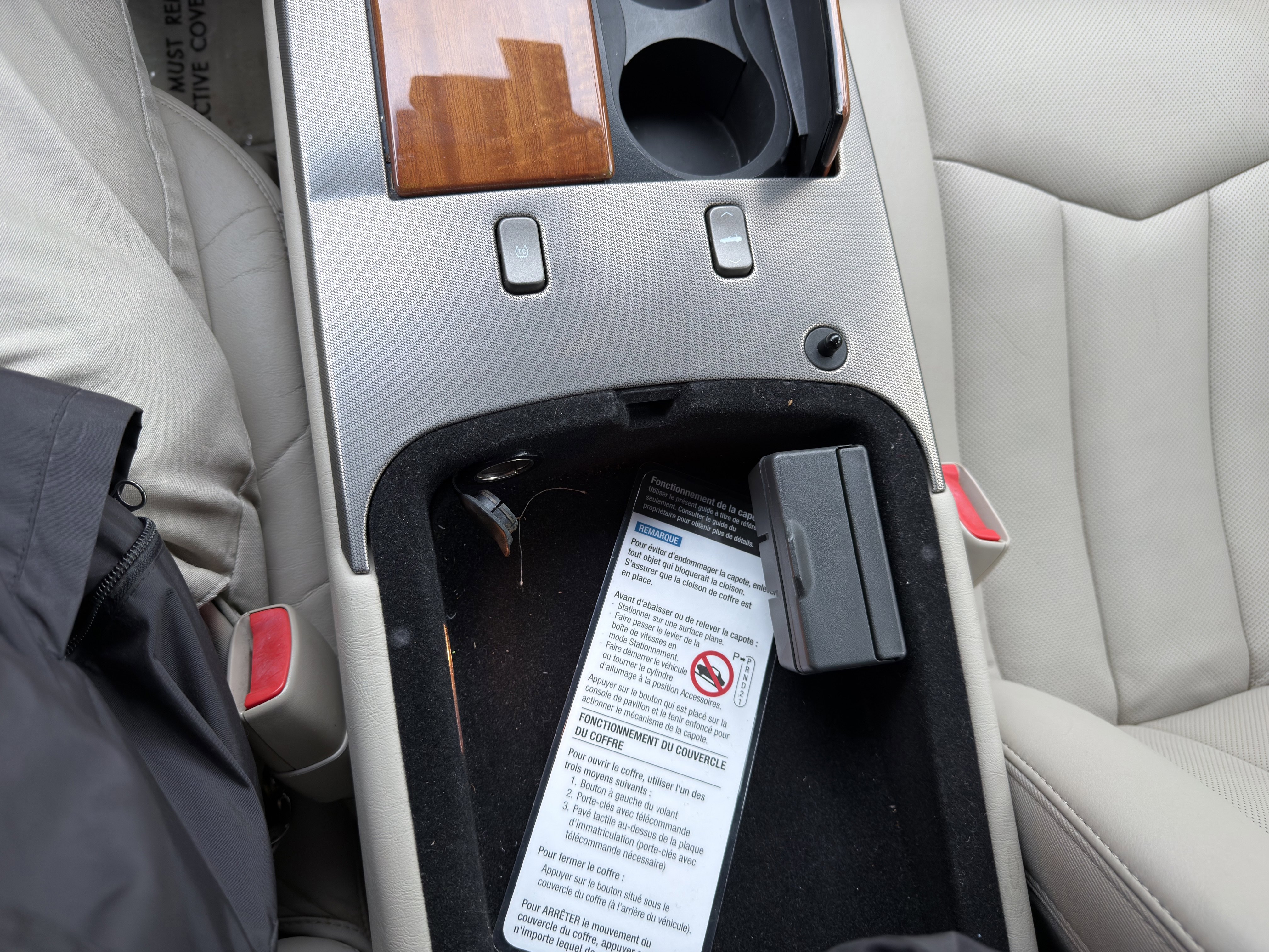 Used 2006 Cadillac XLR RWD image 38