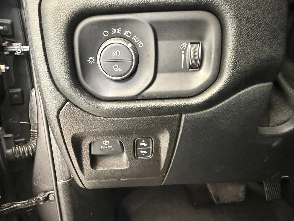Used 2021 RAM 1500 Big Horn RWD image 42