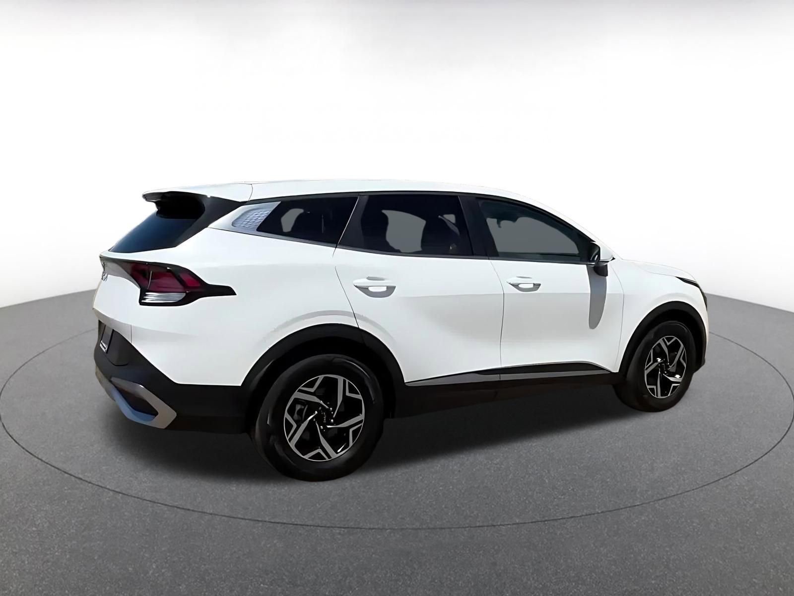Used 2025 Kia Sportage LX FWD image 15