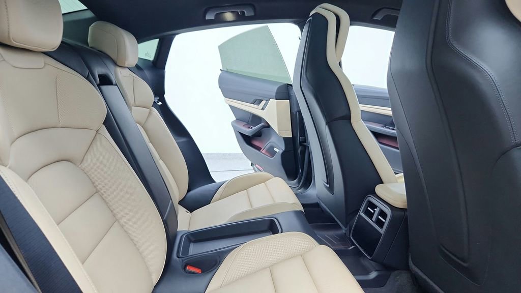 Used 2020 Porsche Taycan Turbo image 38