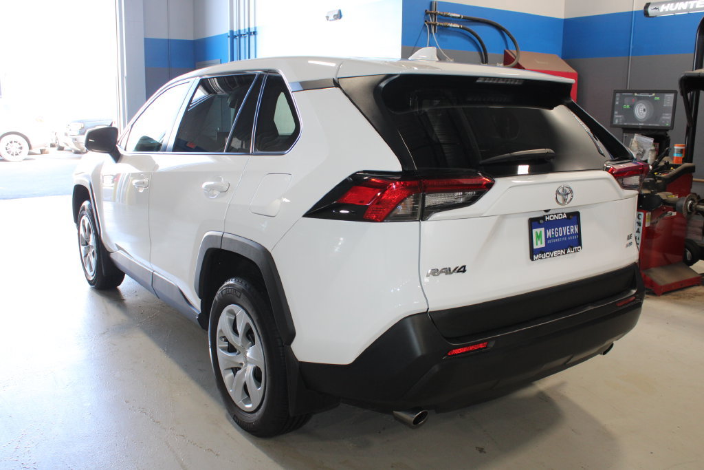 Used 2022 Toyota RAV4 LE AWD/4WD image 21