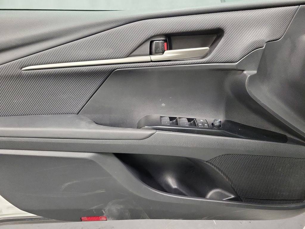 Used 2025 Toyota Camry SE image 21